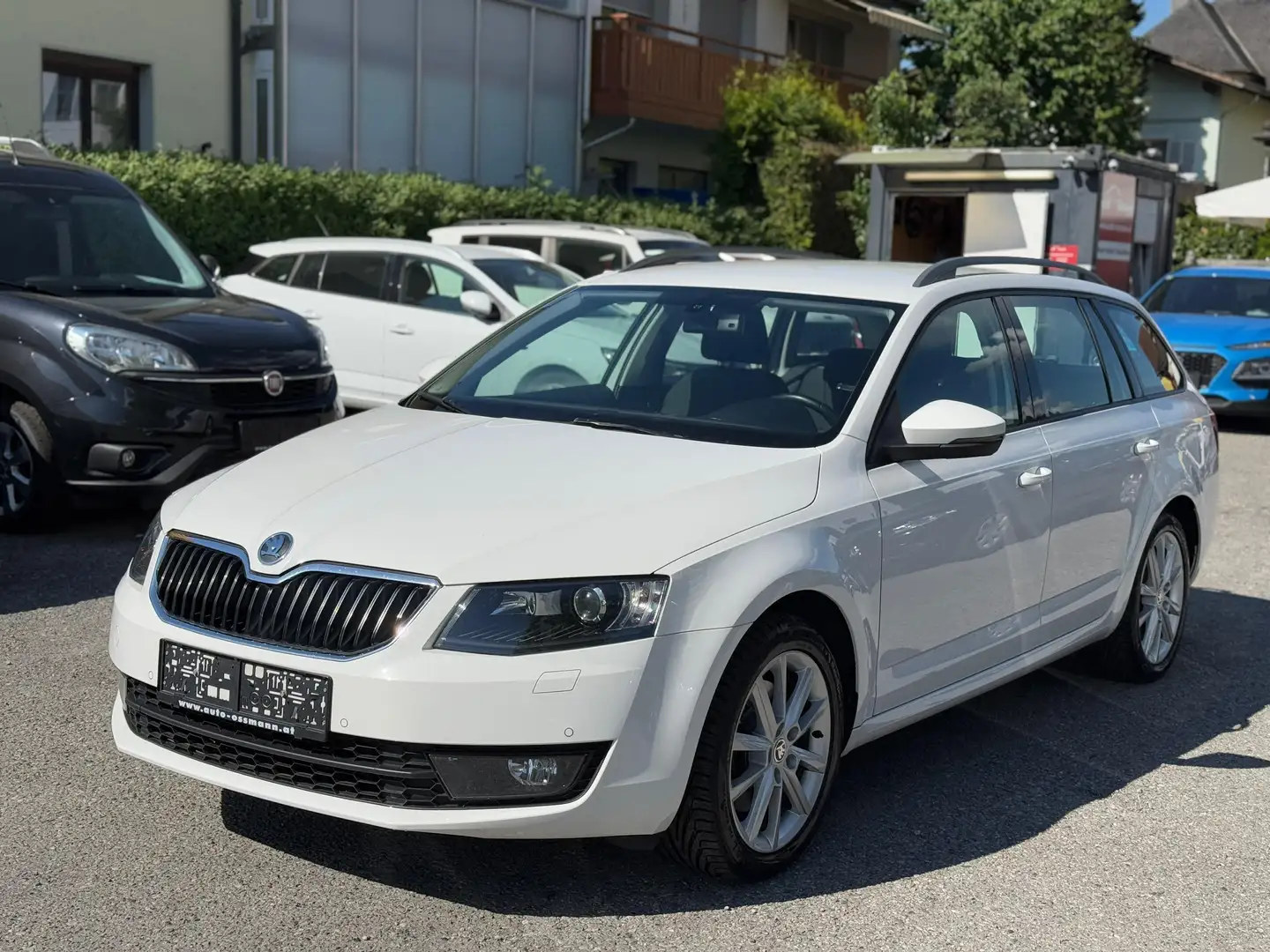 Vehicle image, number 3