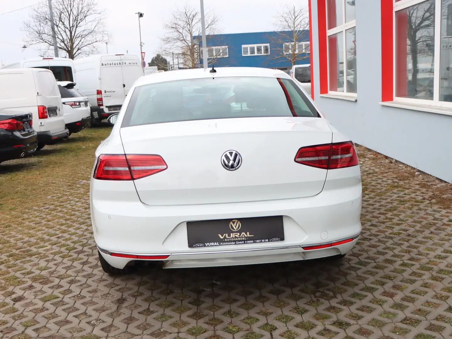 Vehicle image, number 6