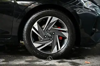 Vehicle image thumbnail, number 7
