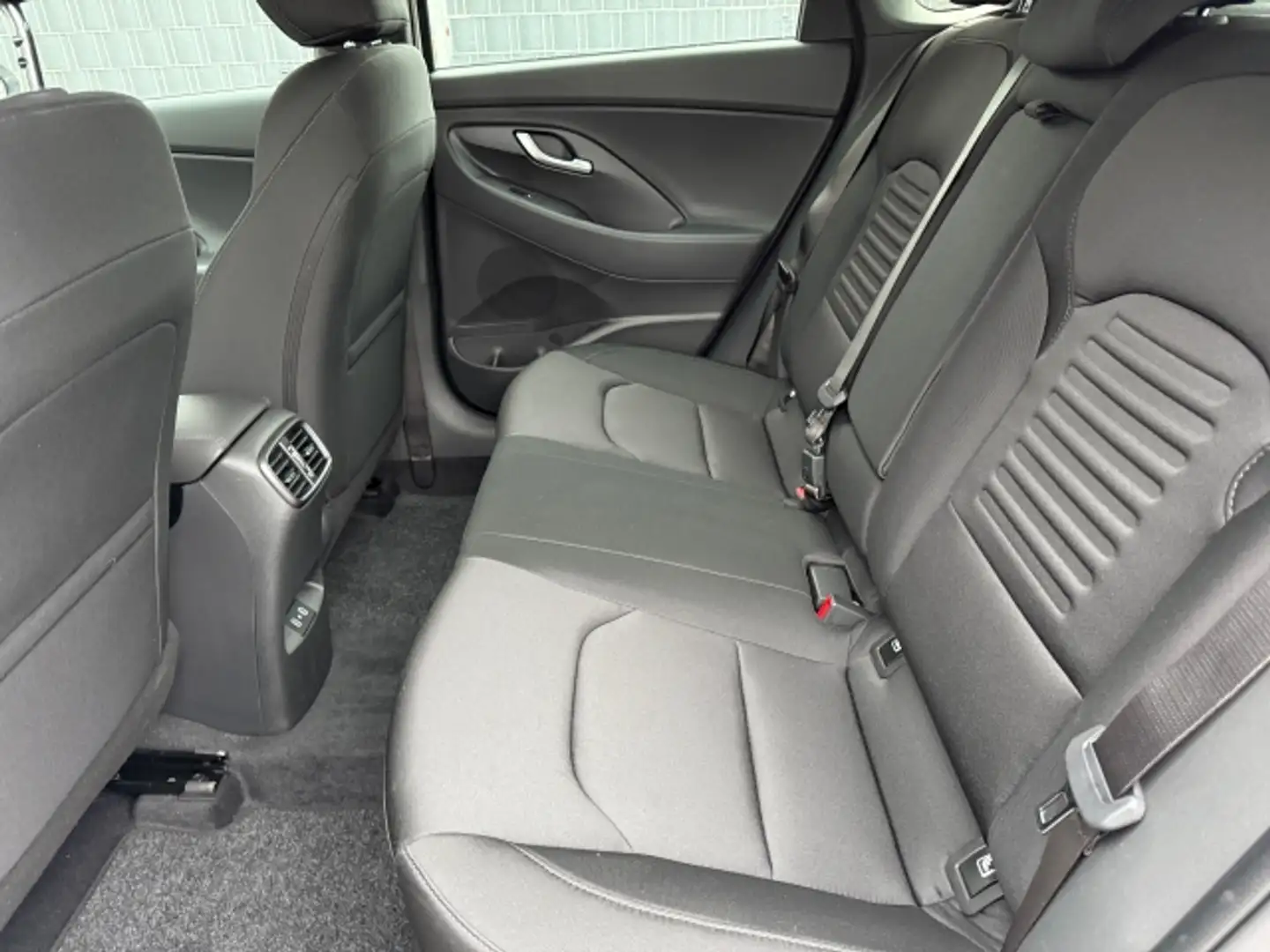 Vehicle image, number 7