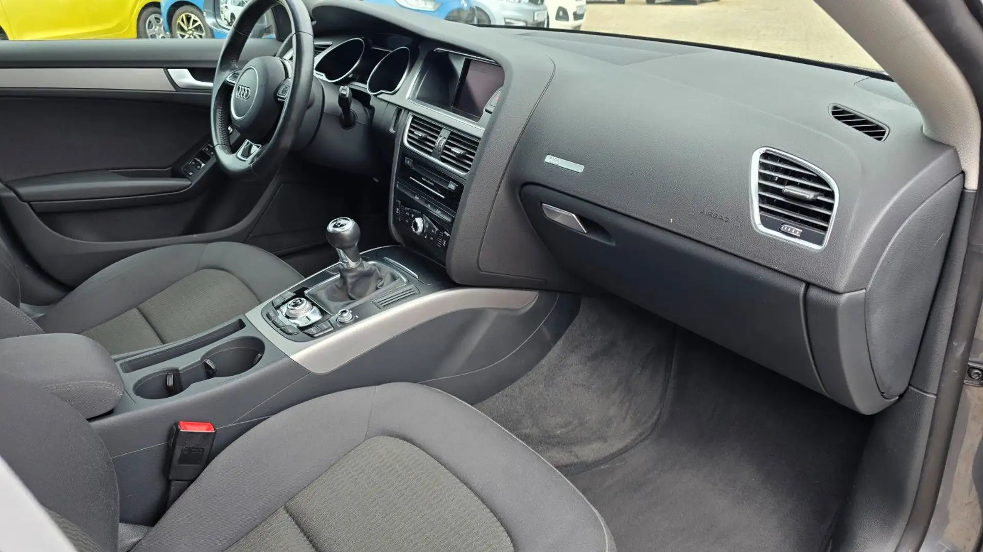 Vehicle image, number 9