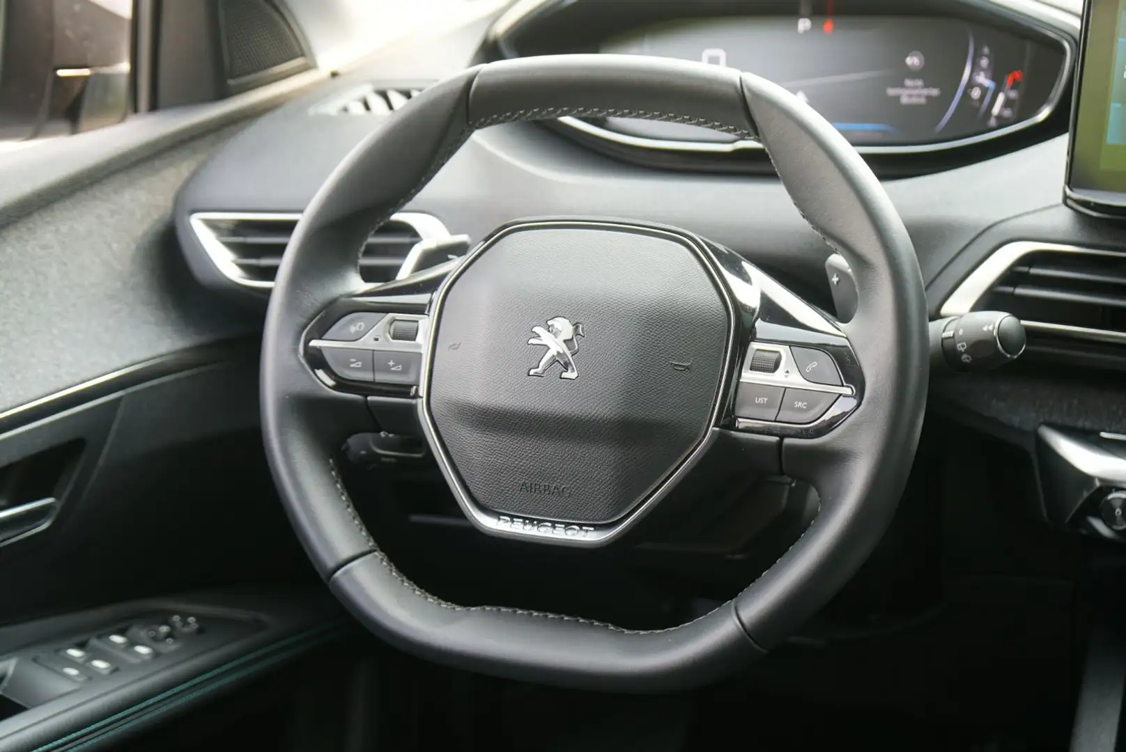 Vehicle image, number 13