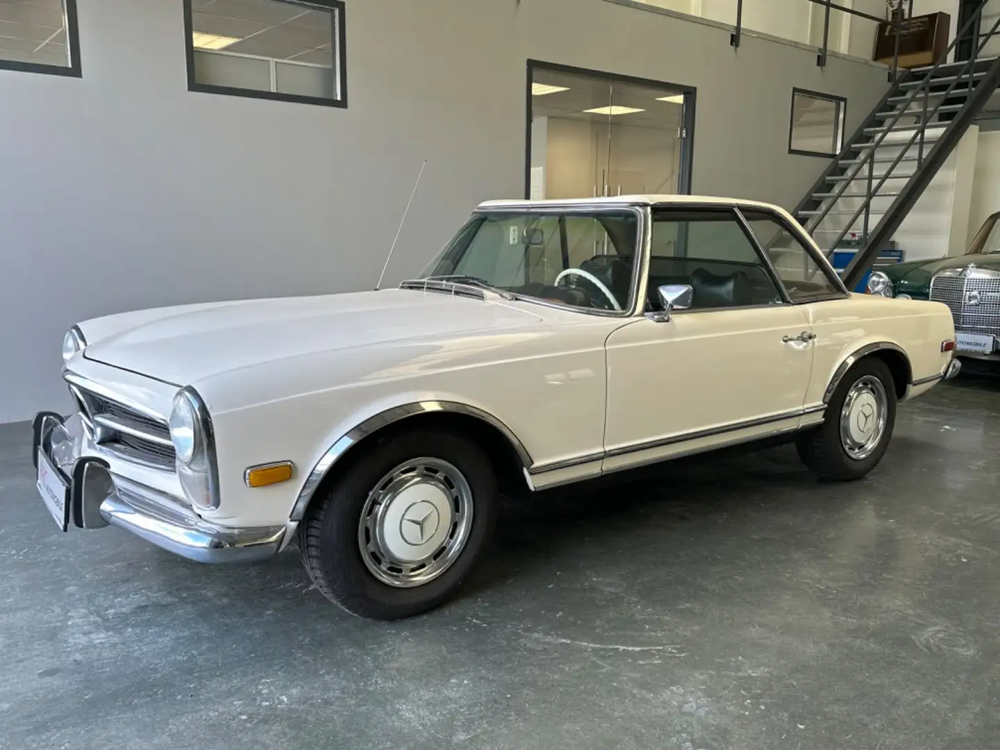 Vehicle image, number 3