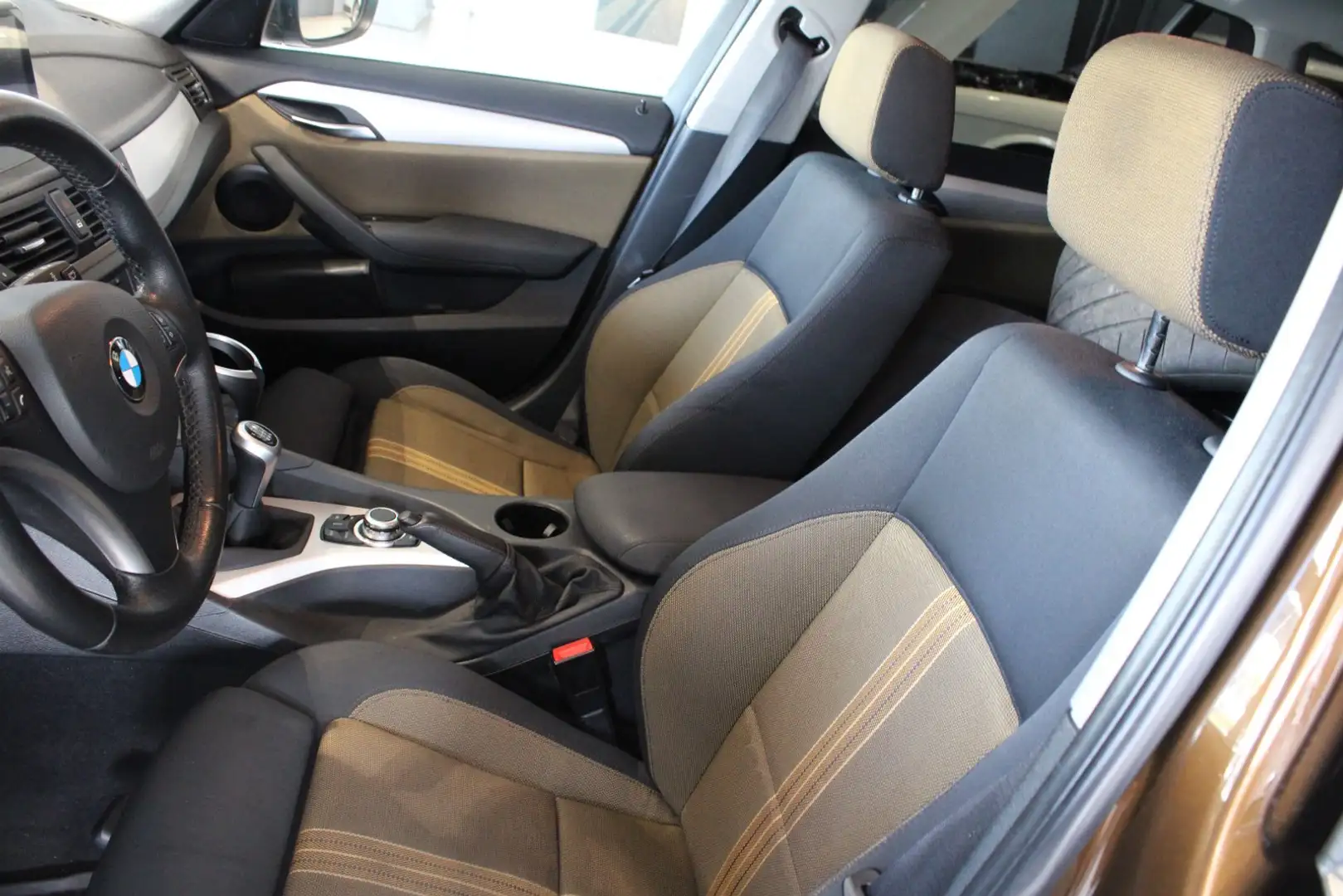 Vehicle image, number 9
