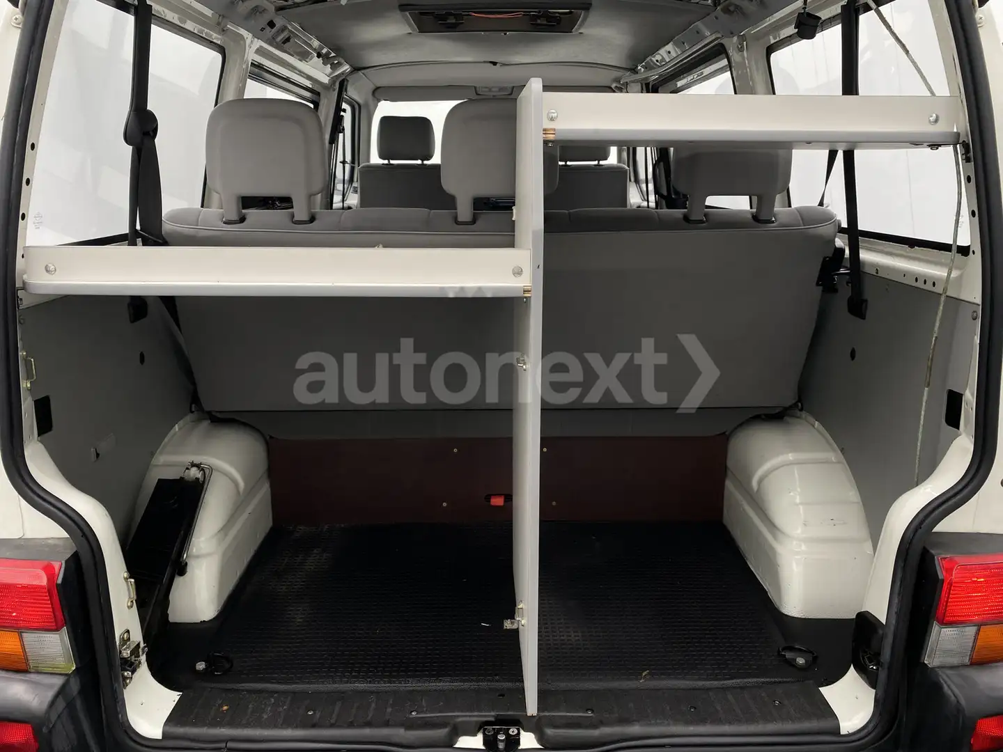 Vehicle image, number 13