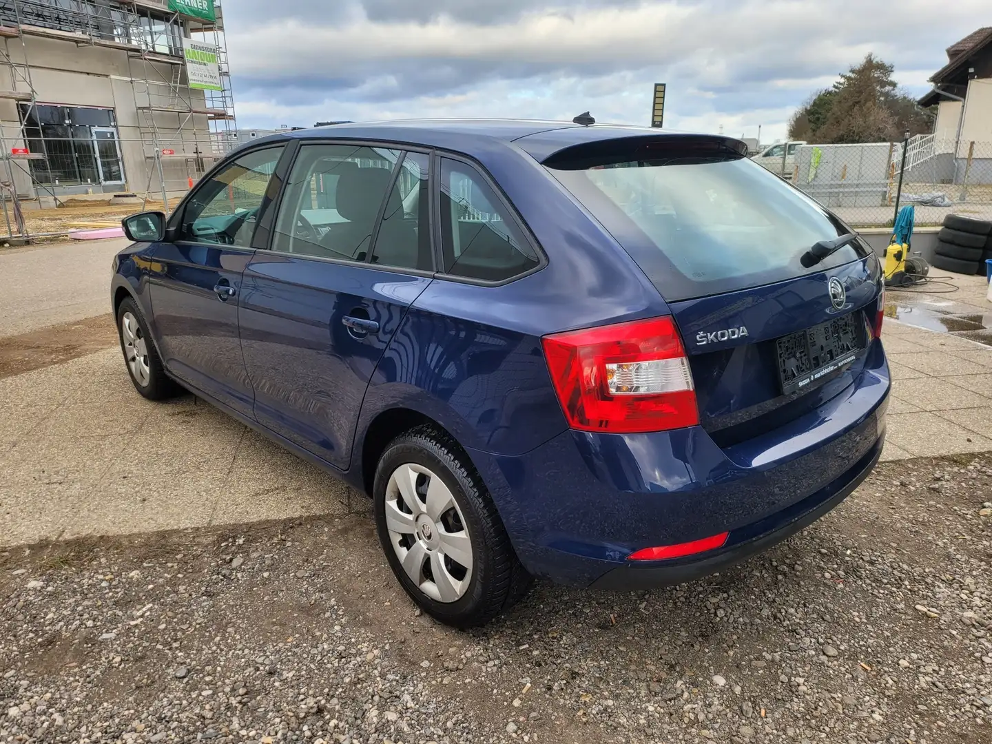 Vehicle image, number 4