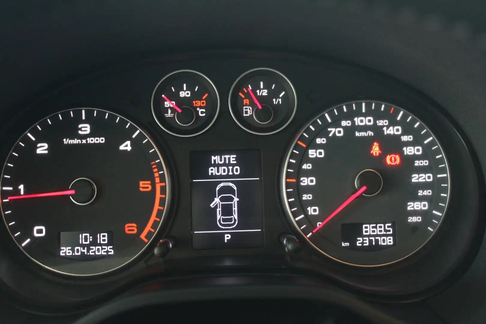 Vehicle image, number 16