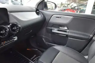 Vehicle image thumbnail, number 8
