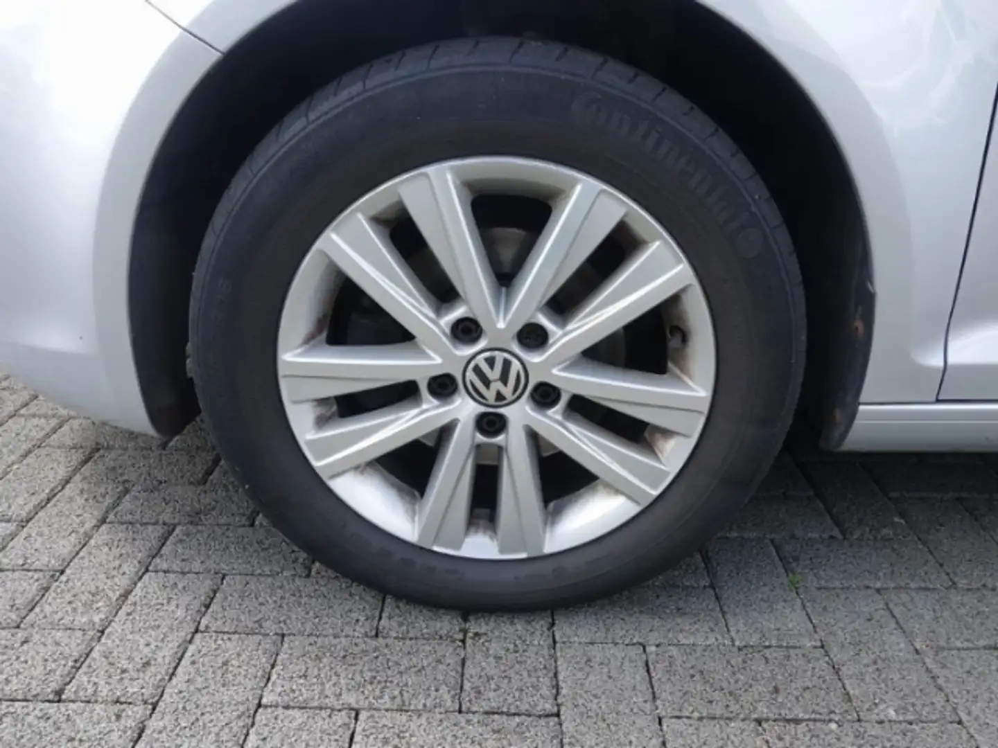 Vehicle image, number 8