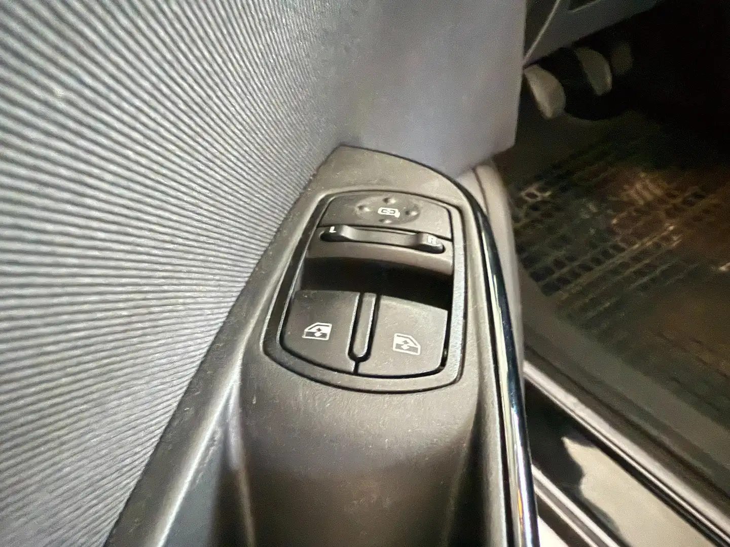 Vehicle image, number 15