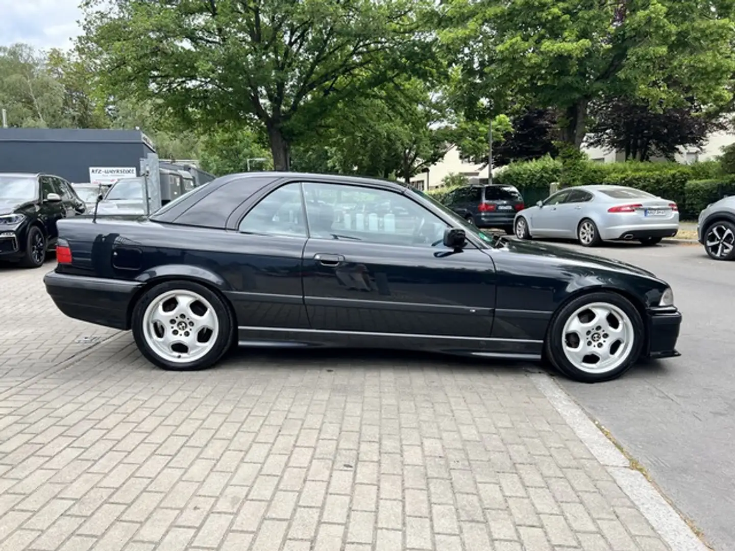 Vehicle image, number 5