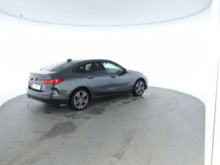 Additional image of the vehicle