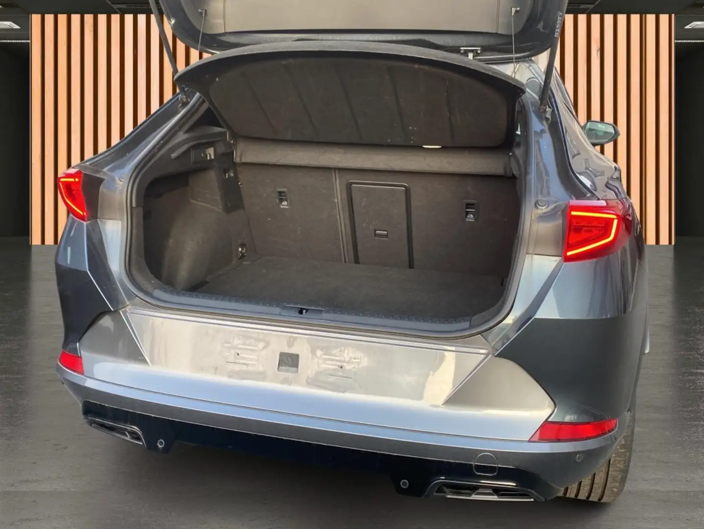 Vehicle image, number 6