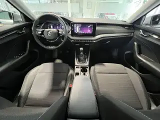Vehicle image thumbnail, number 8