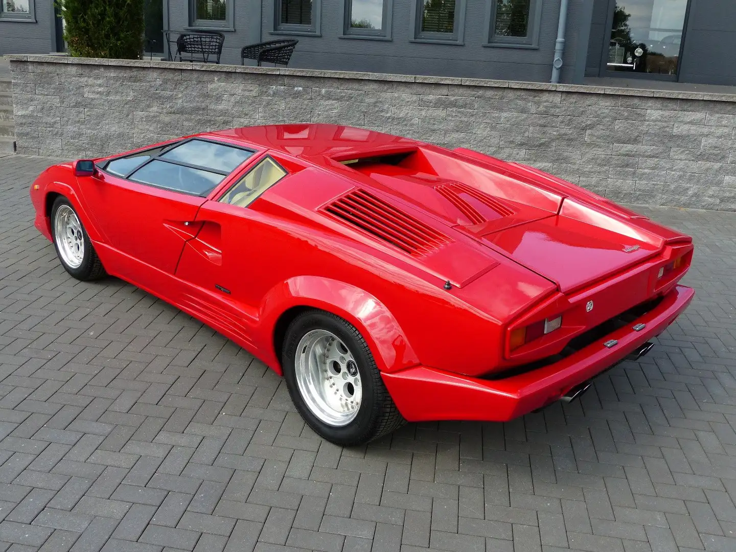 Vehicle image, number 6