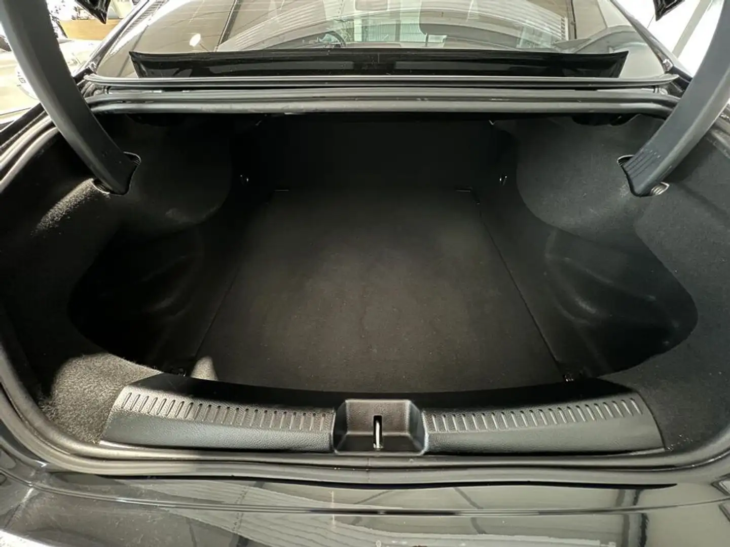 Vehicle image, number 7