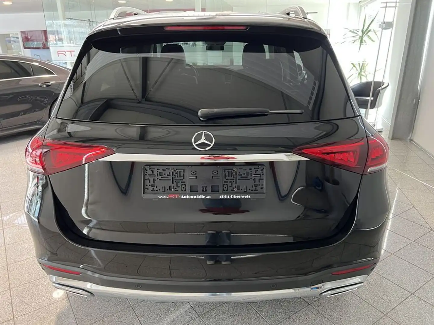 Vehicle image, number 4