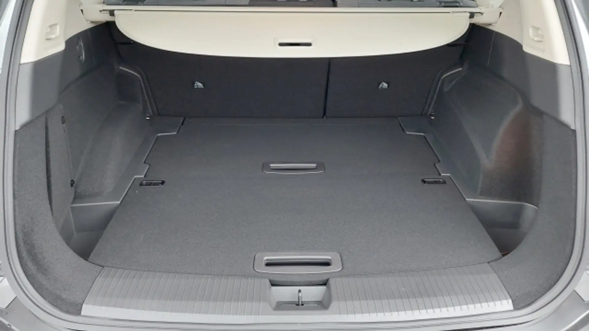 Vehicle image, number 6