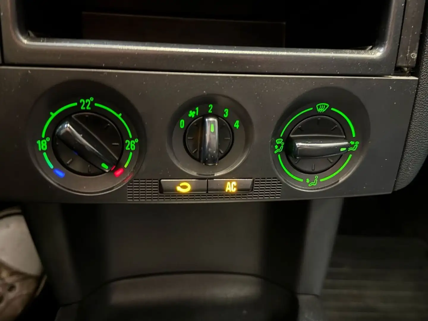 Vehicle image, number 12