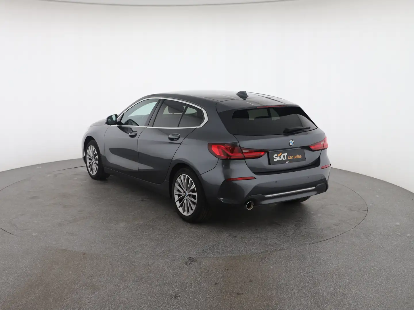 Vehicle image, number 4