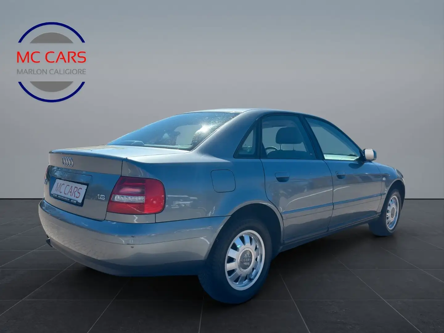 Vehicle image, number 4