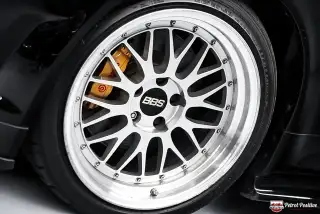 Vehicle image thumbnail, number 6