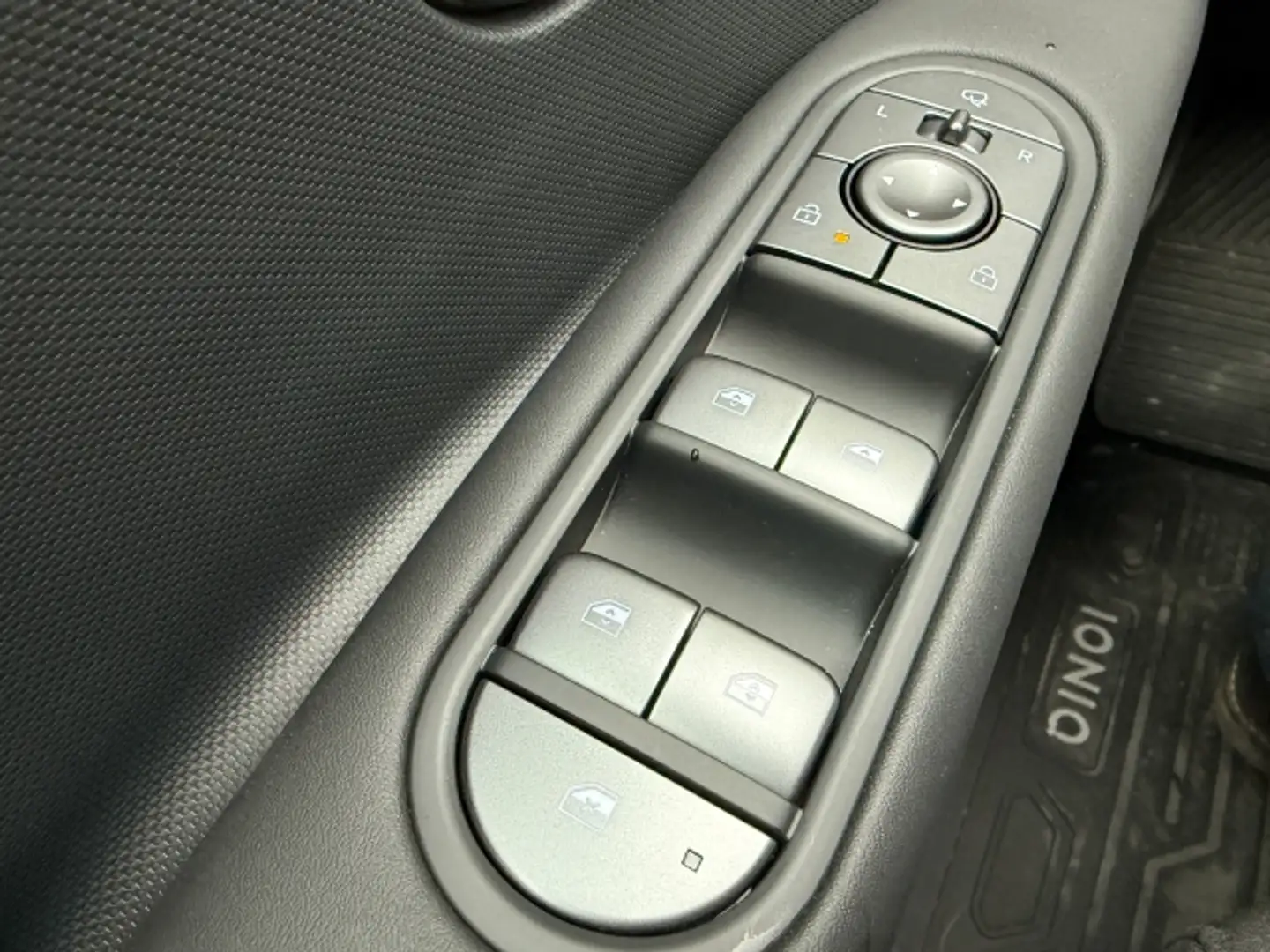 Vehicle image, number 11