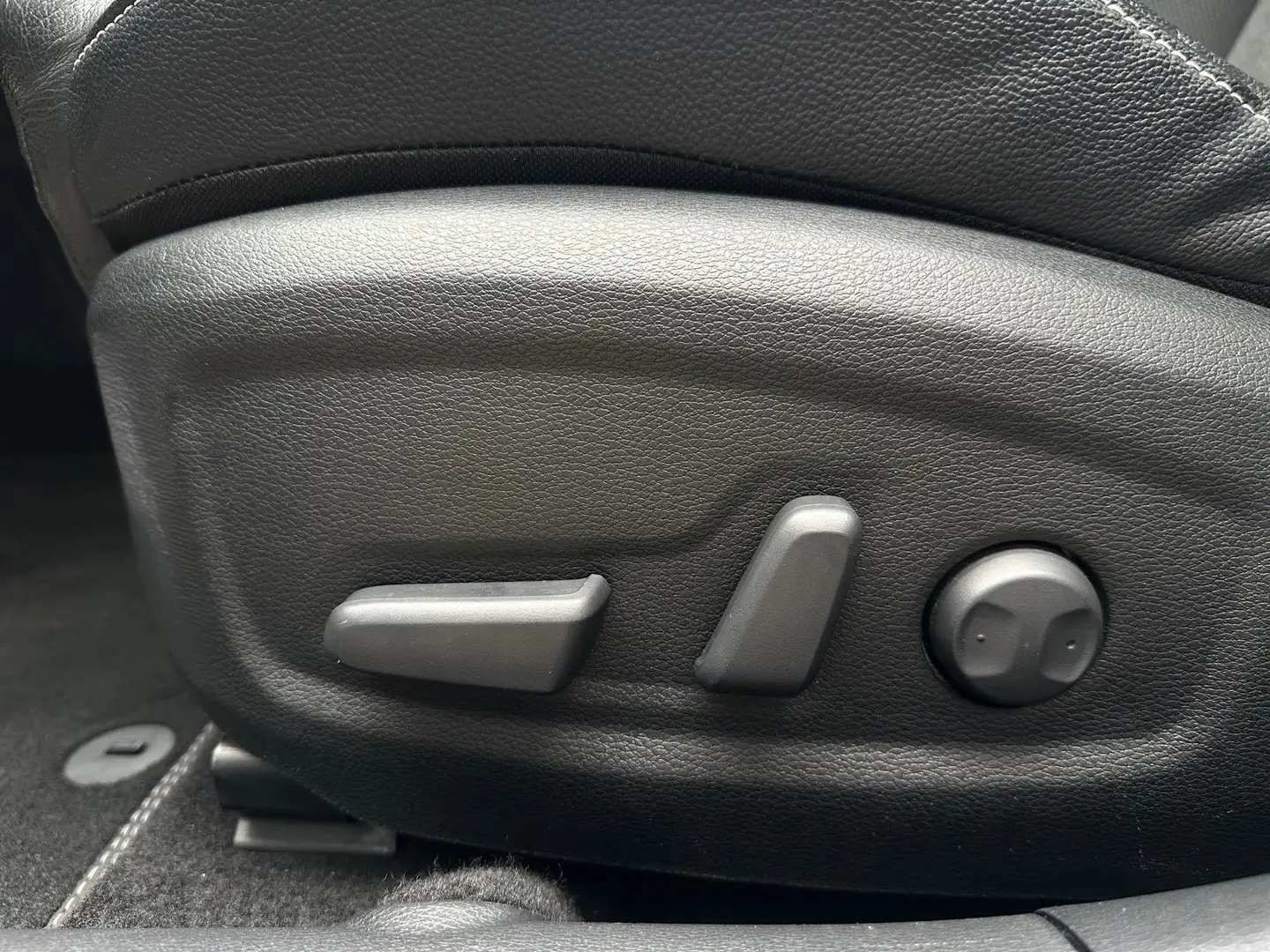 Vehicle image, number 14