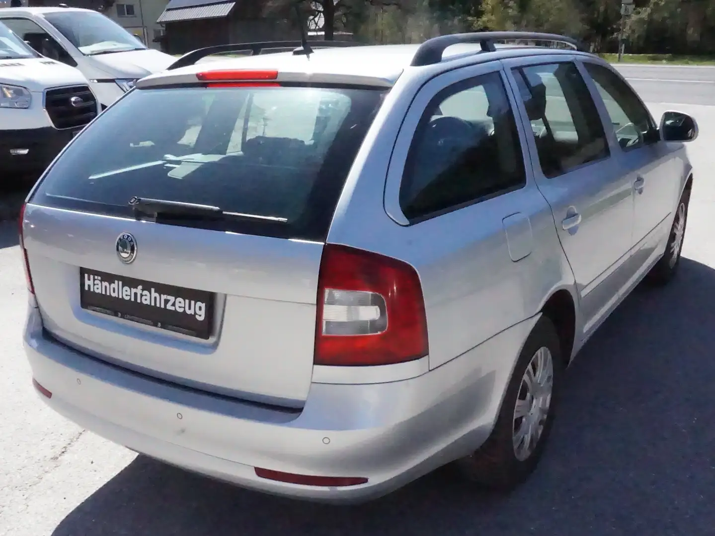Vehicle image, number 9