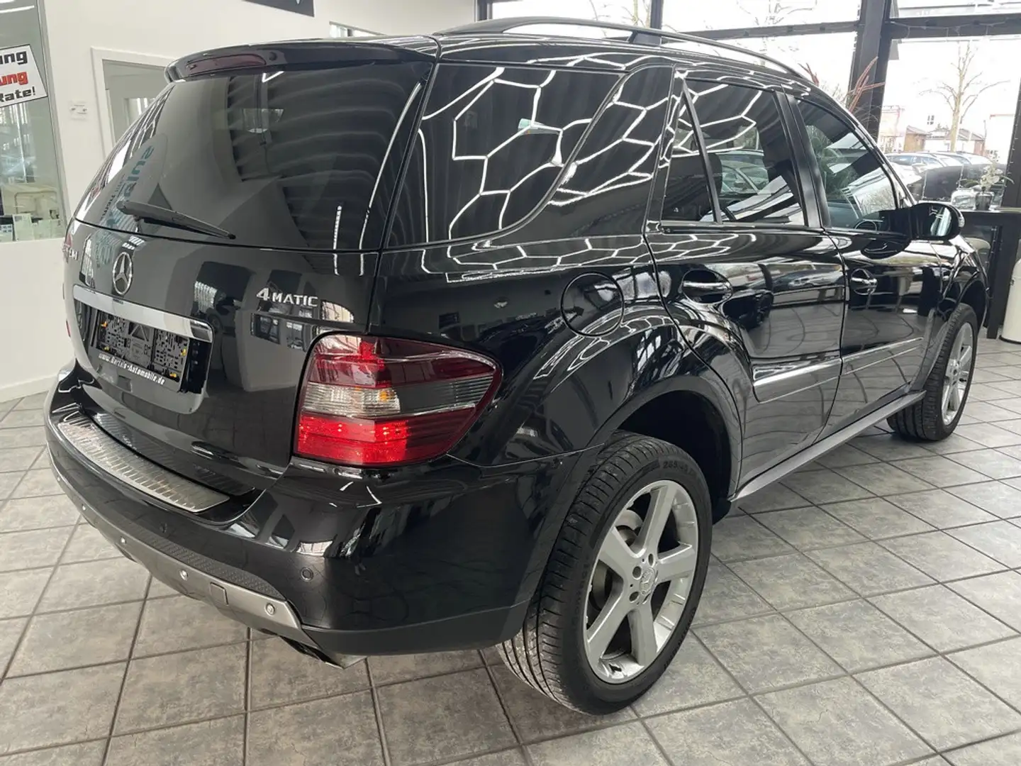 Vehicle image, number 5