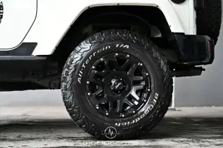 Vehicle image thumbnail, number 8