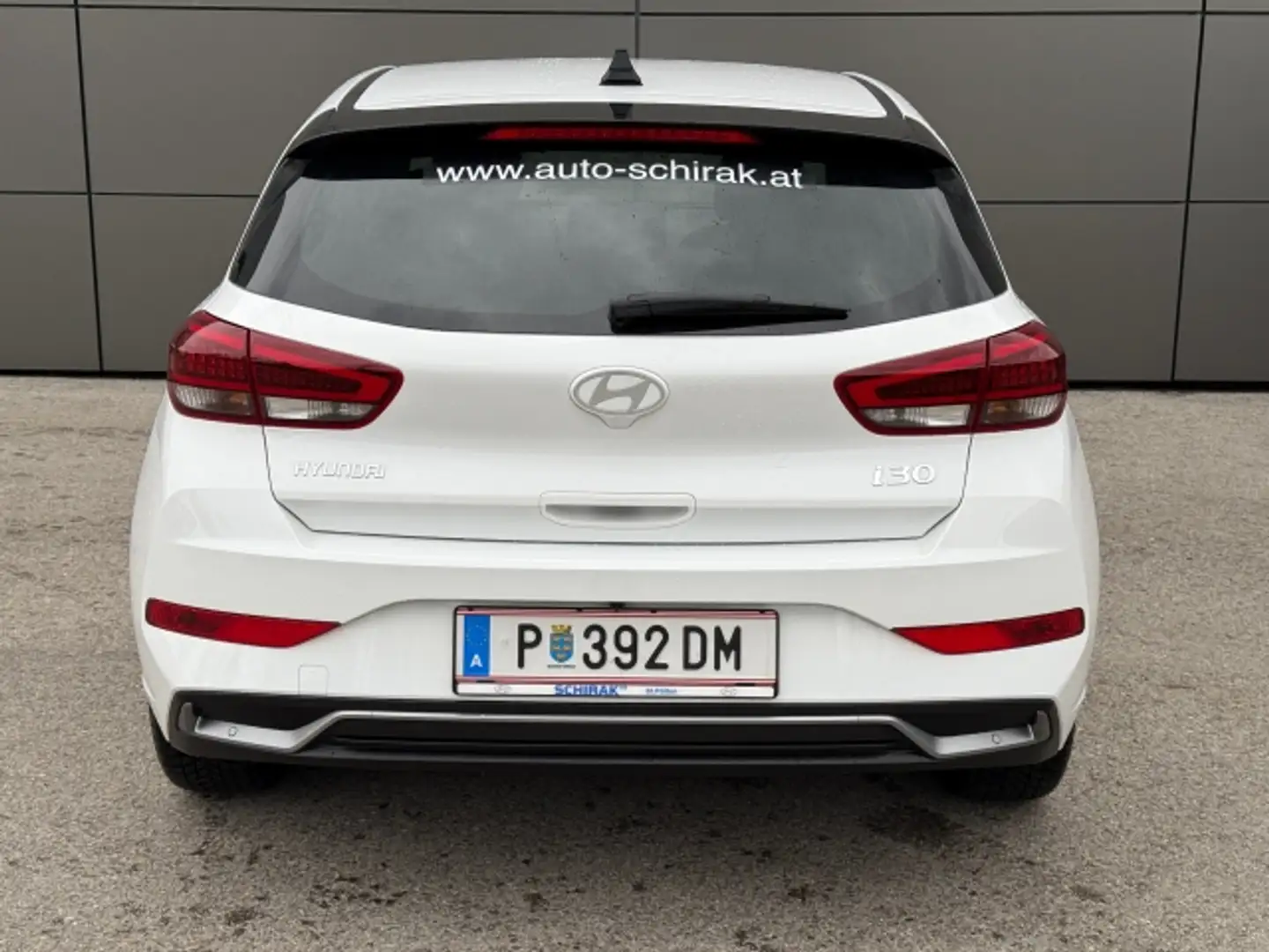 Vehicle image, number 4