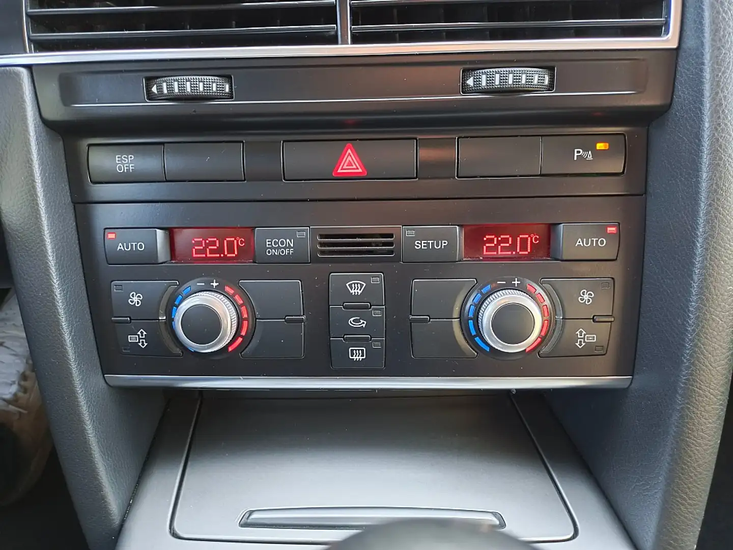 Vehicle image, number 10