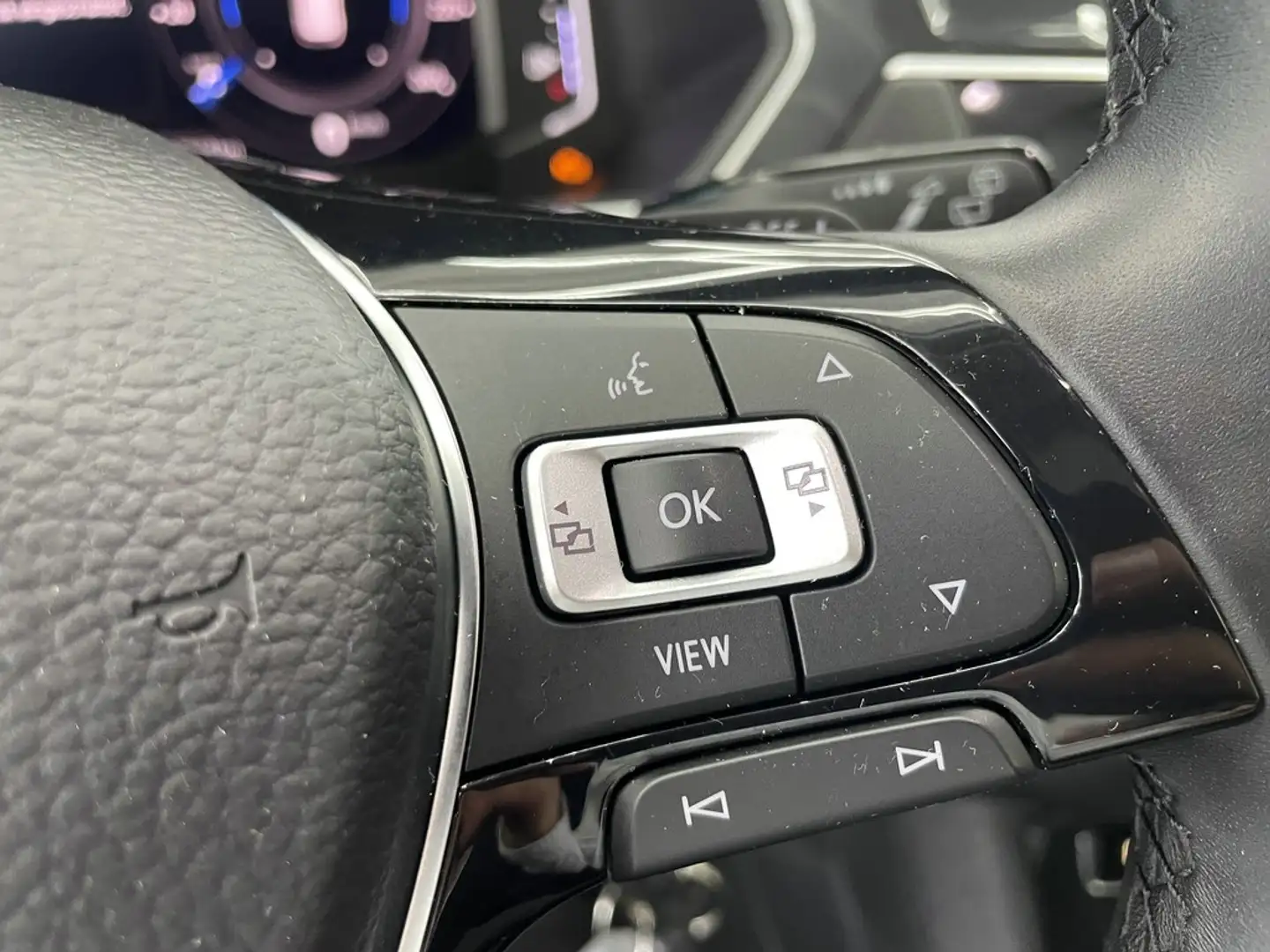 Vehicle image, number 10