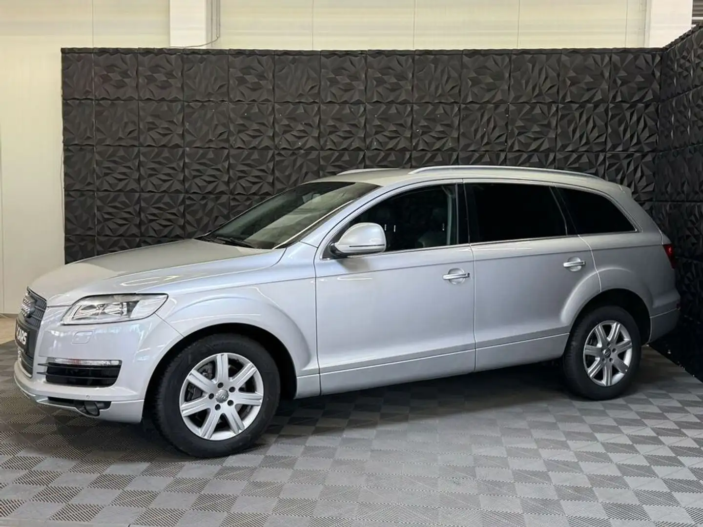 Vehicle image, number 6
