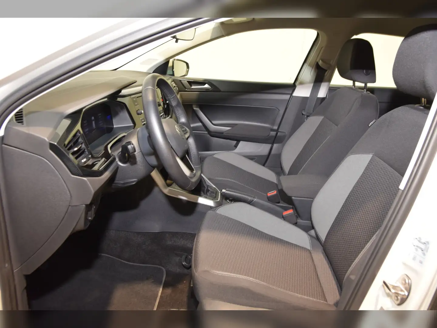 Vehicle image, number 9