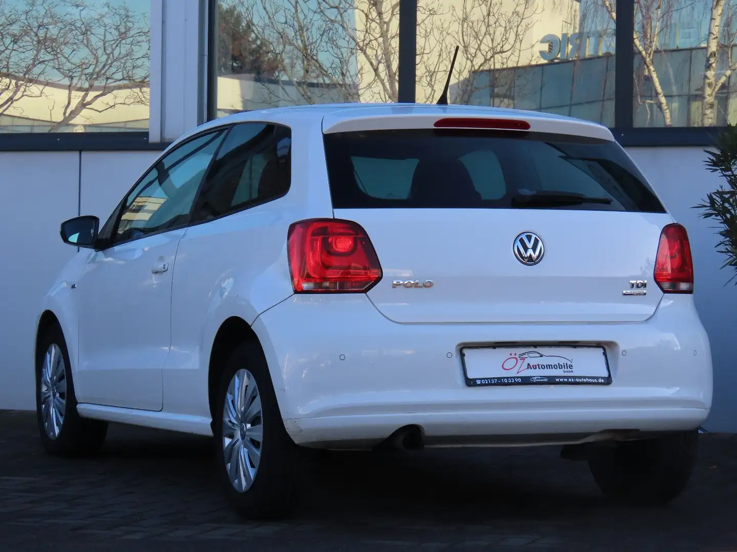 Vehicle image, number 4