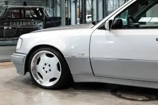 Vehicle image thumbnail, number 6