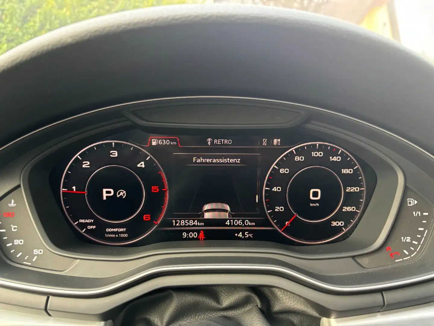Vehicle image, number 12