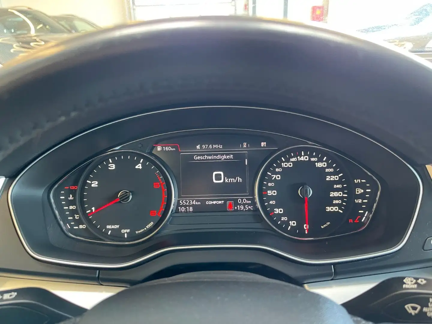 Vehicle image, number 13