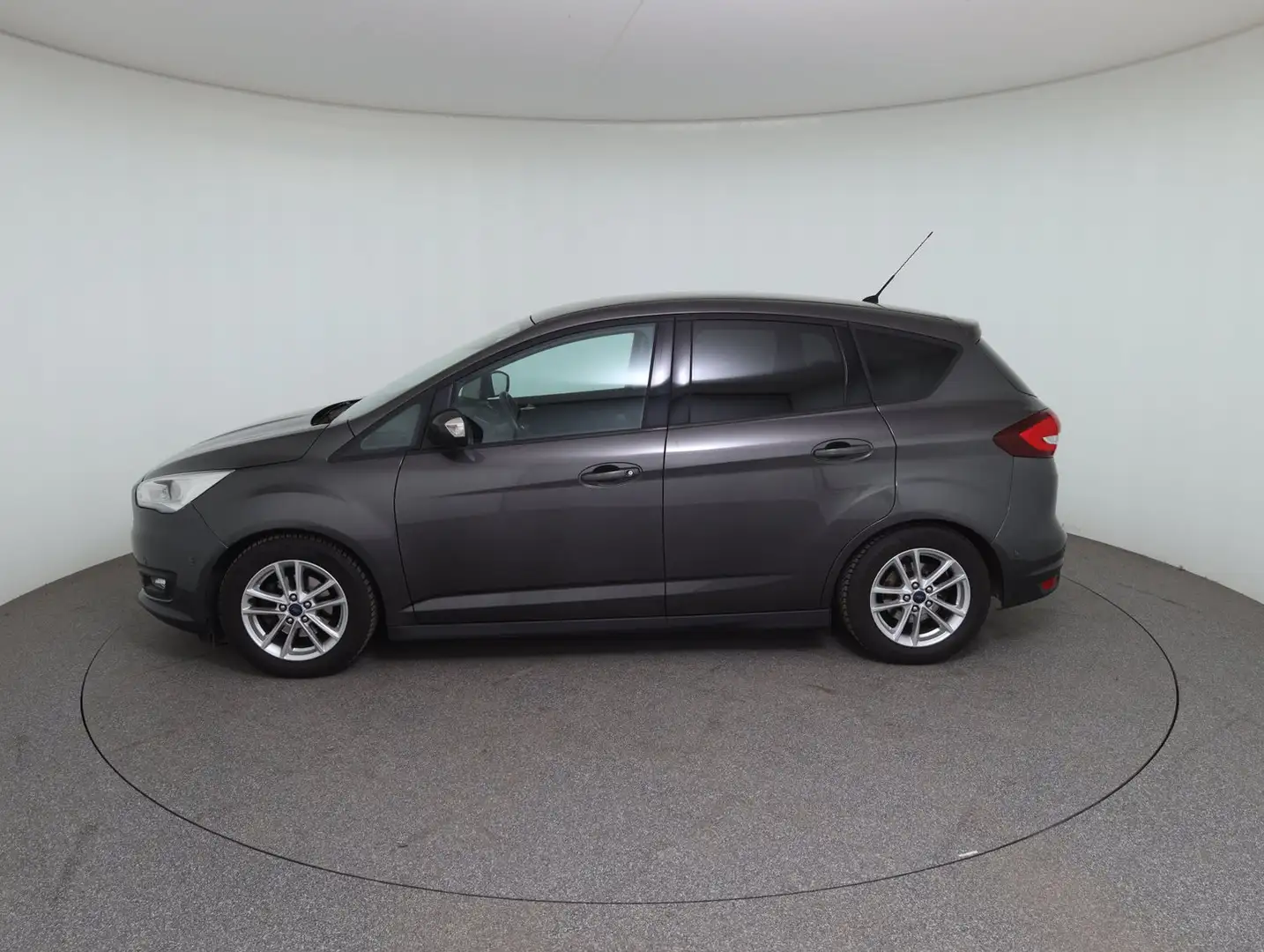 Vehicle image, number 8