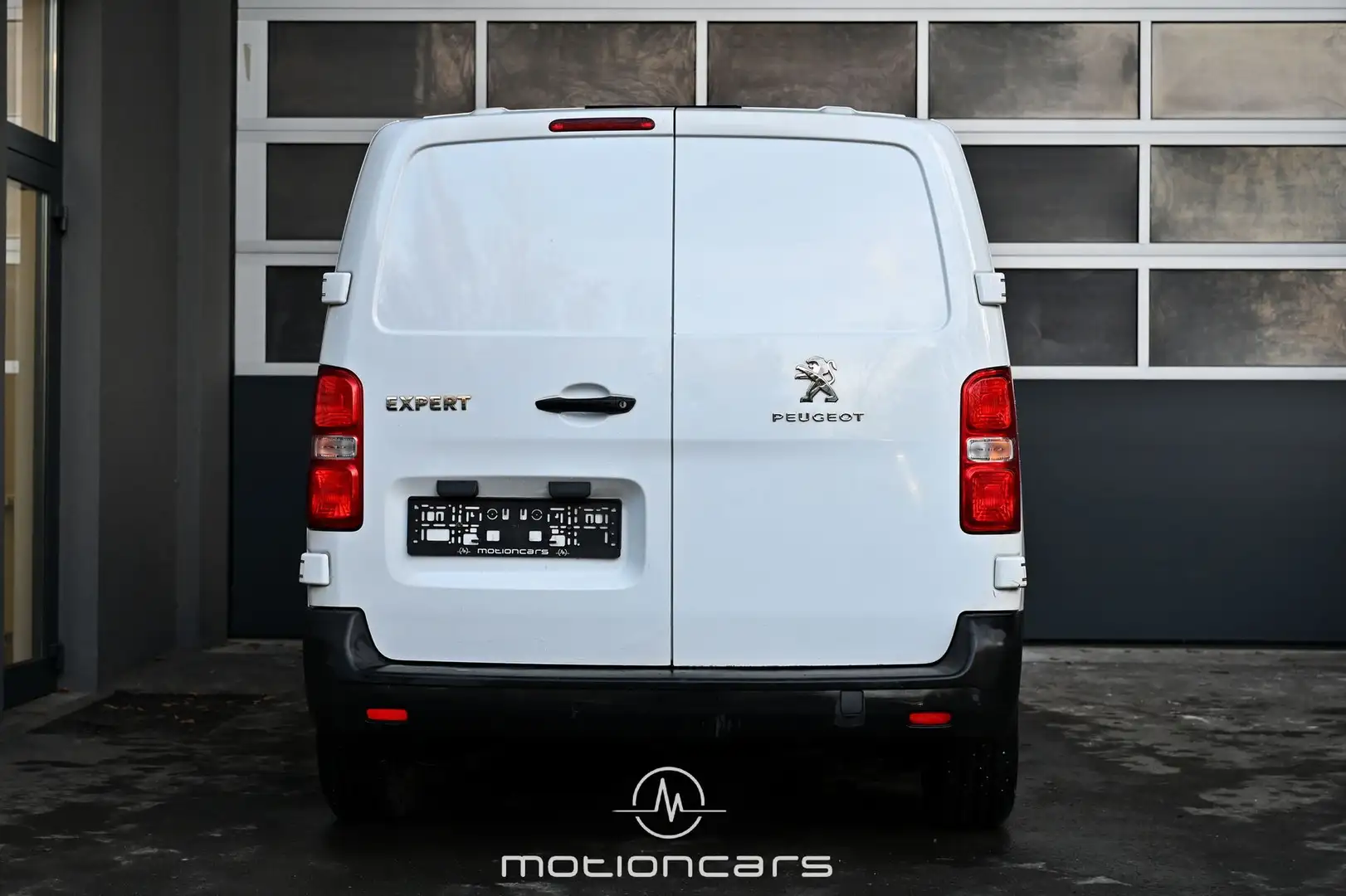 Vehicle image, number 4