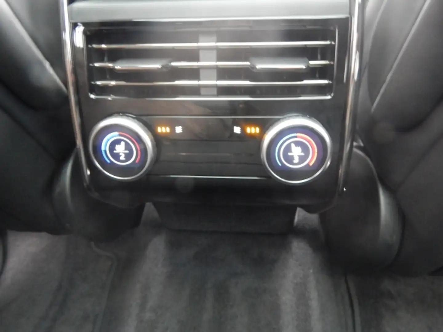 Vehicle image, number 8