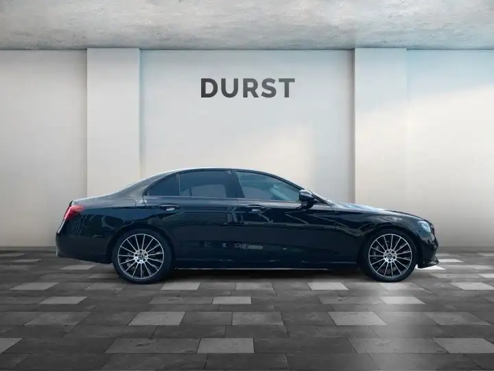 Additional image of the vehicle