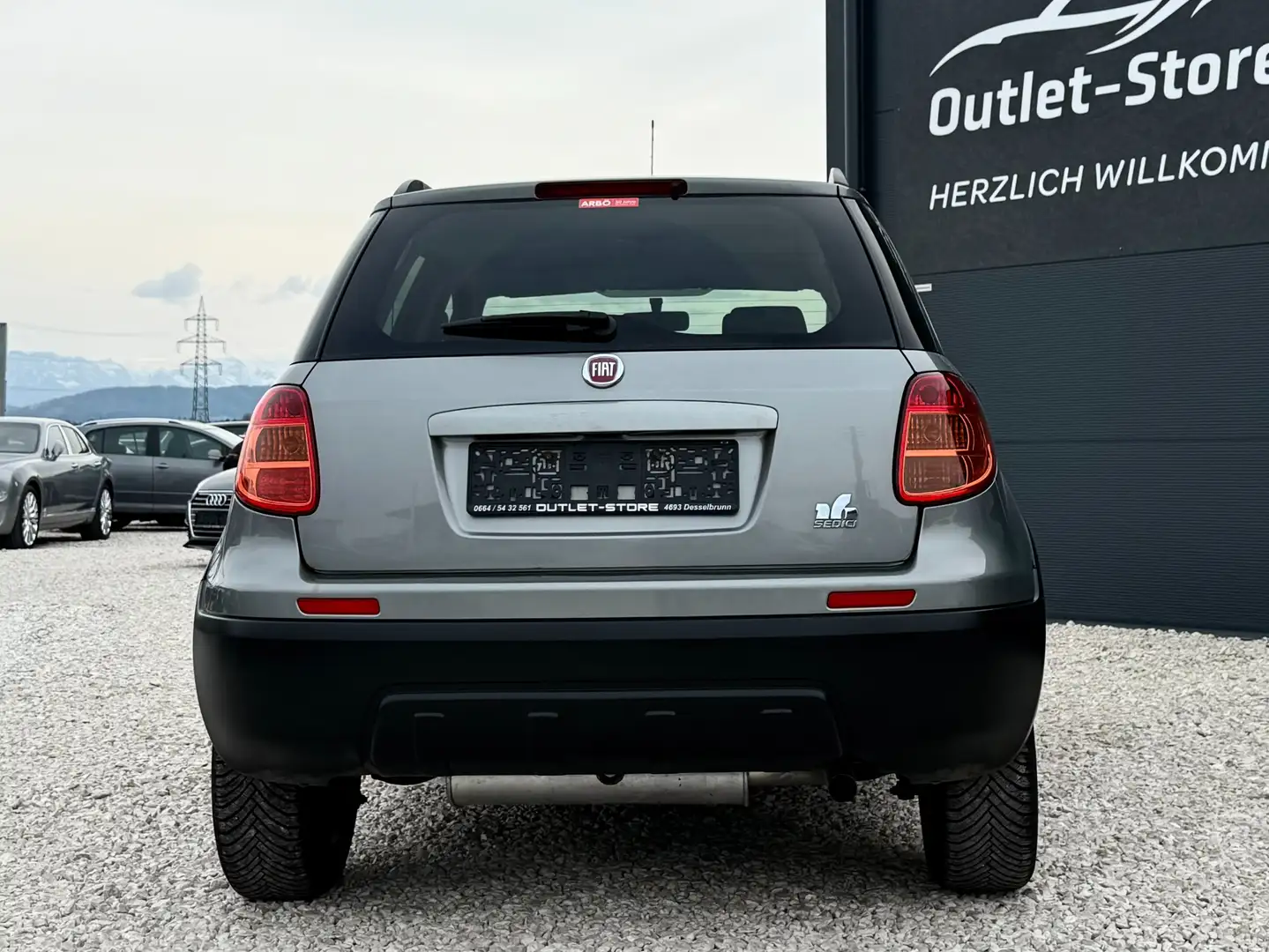 Vehicle image, number 6