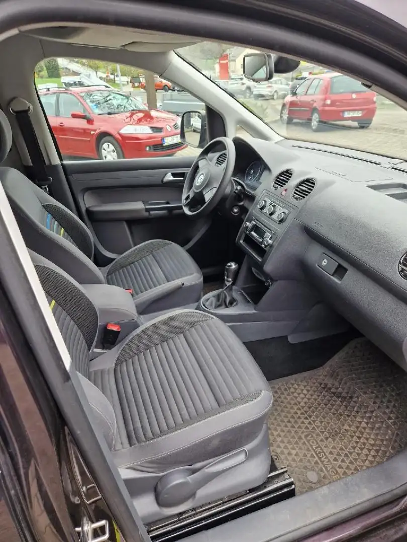 Vehicle image, number 9