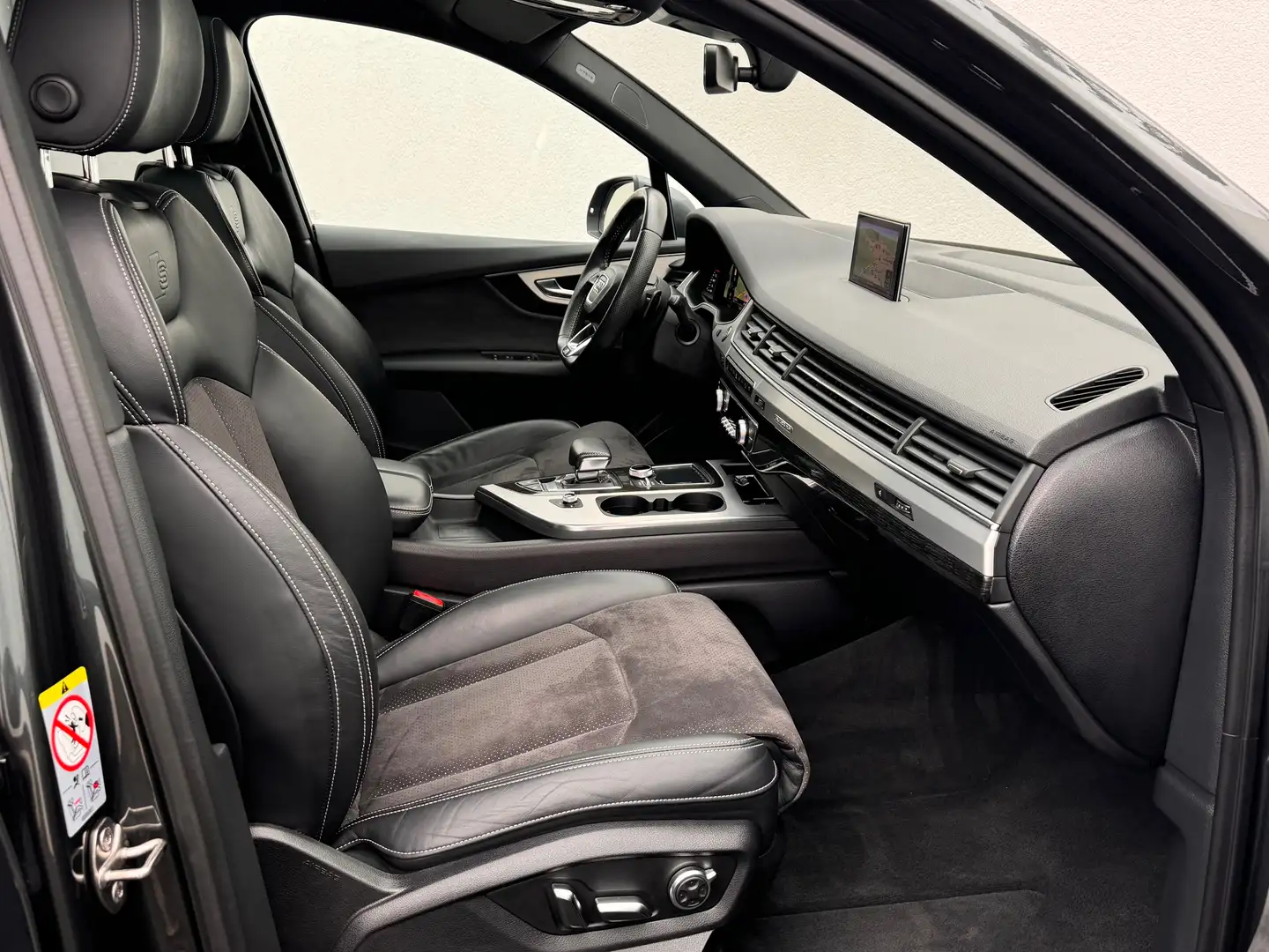 Vehicle image, number 7