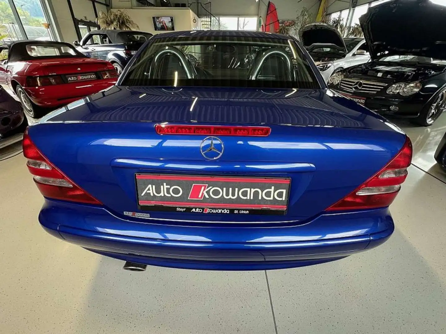 Vehicle image, number 9