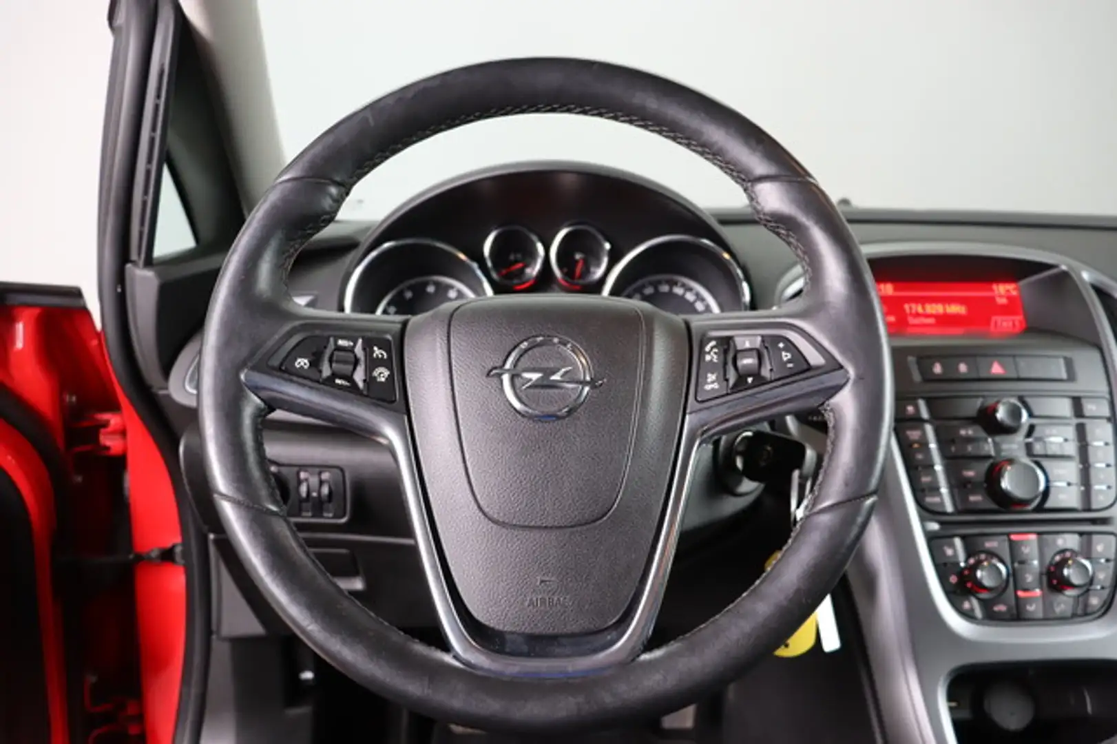 Vehicle image, number 14