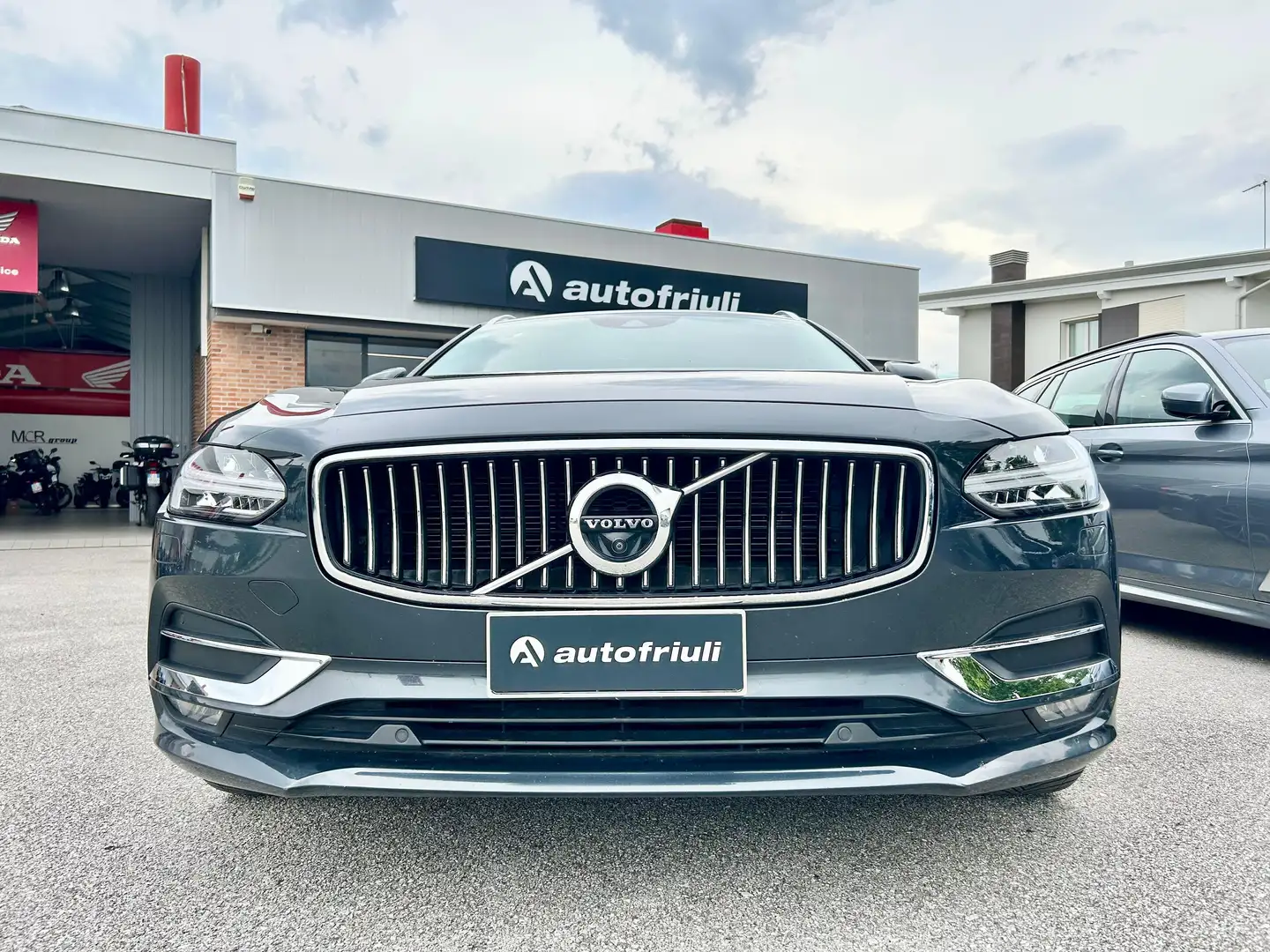 Vehicle image, number 6